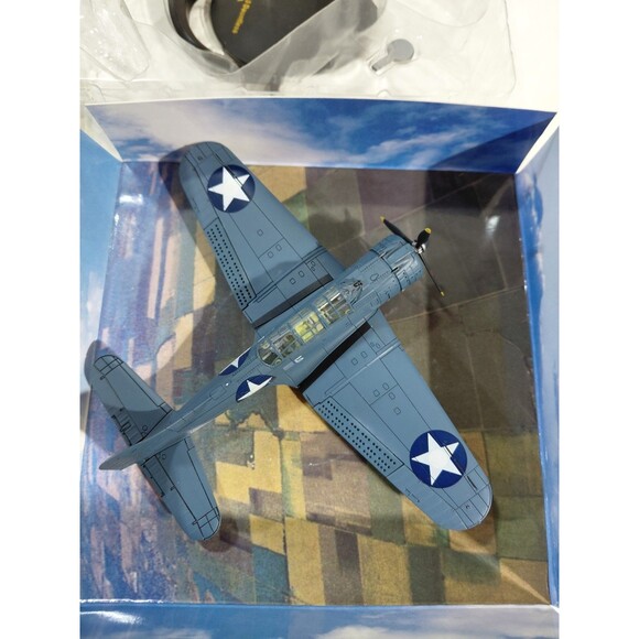 IXO Models Die Cast 1:72 Scale Douglas SBD-3 Dauntless Propeller Airplane - Picture 2 of 10